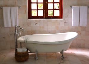 Freestanding tub placement